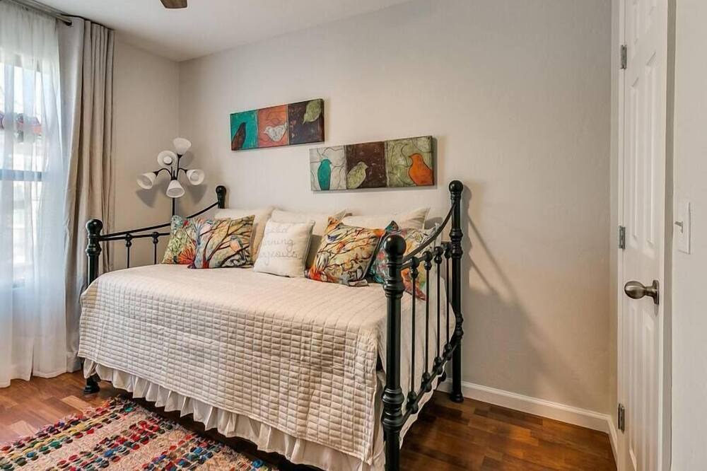 Photo of Bedroom in Guthrie