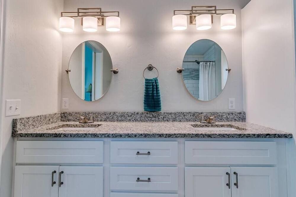Photo of Bathroom in Guthrie