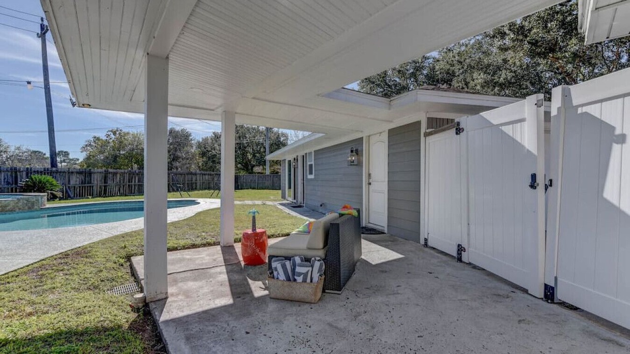 Photo of Patio Balcony in Clear Lake
