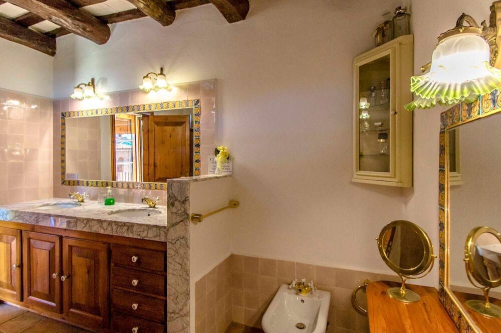 Photo of Bathroom in Castellar del Valles