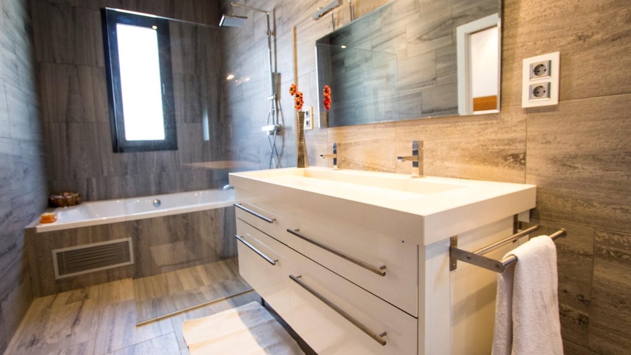 Photo of Bathroom in Sils