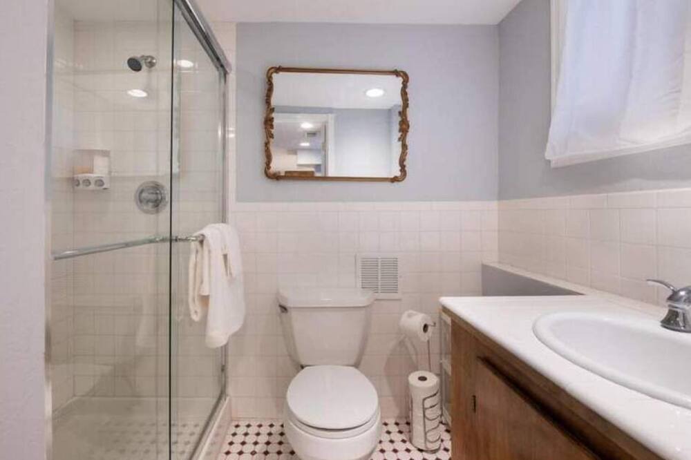 Photo of Bathroom in Uptown
