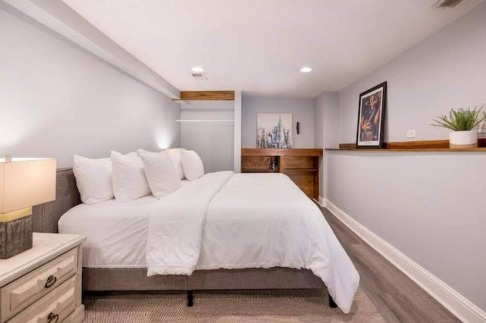 Photo of Bedroom in Uptown