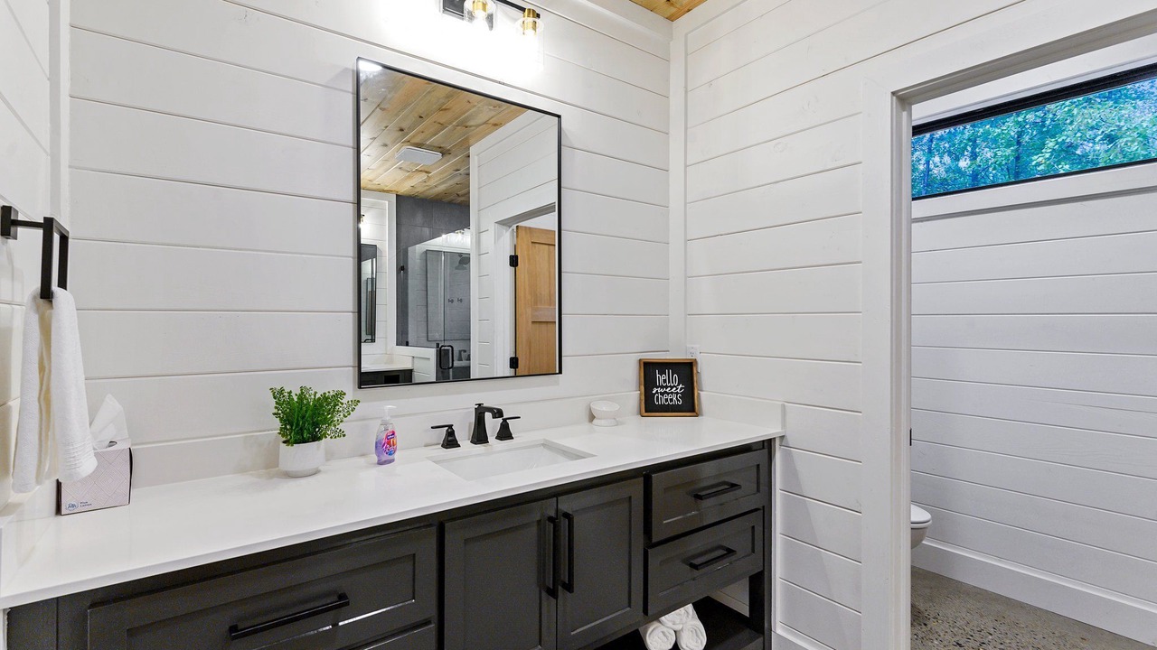 Photo of Bathroom in Hochatown