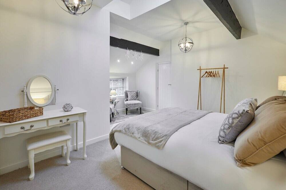 Photo of Others in Chapel en le Frith