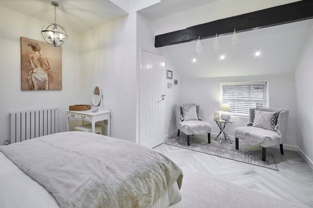 Photo of Others in Chapel en le Frith