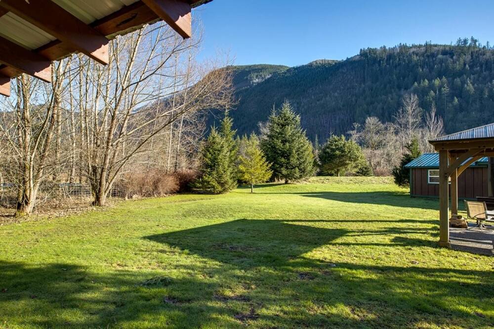 Photo of Outdoor in Maple Falls