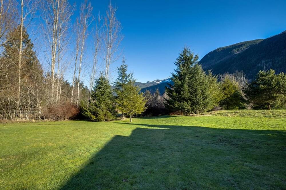 Photo of Others in Maple Falls