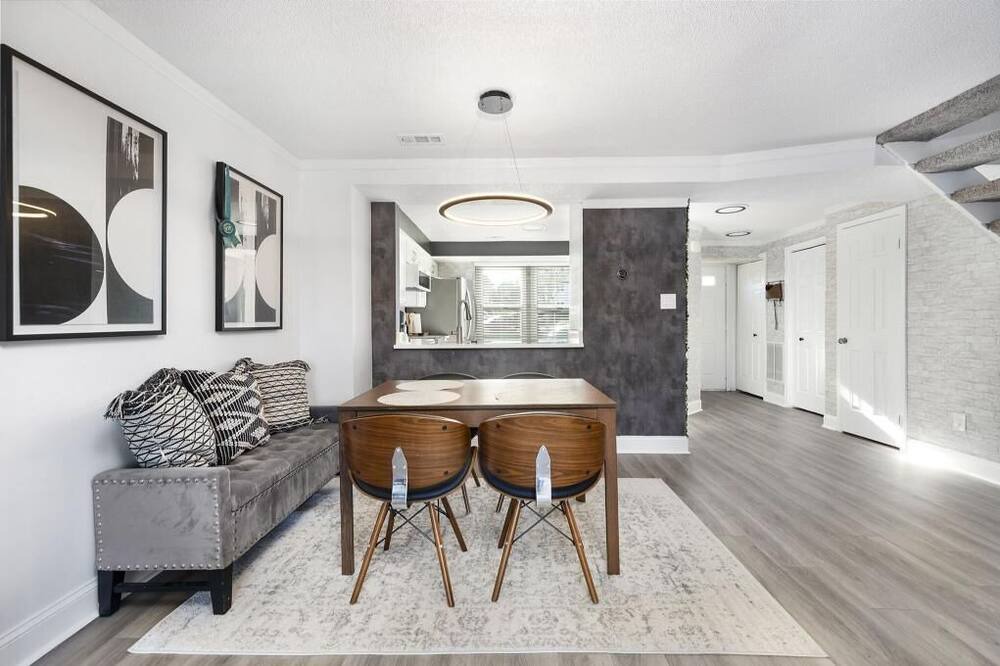 Photo of Livingroom in Pineville
