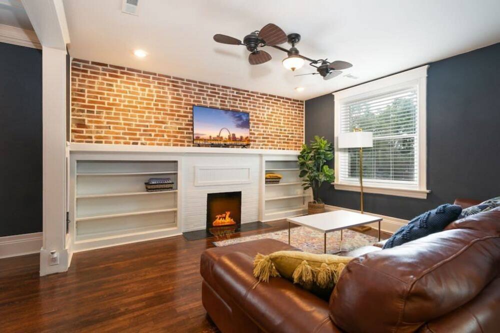 Photo of Bedroom in Shaw