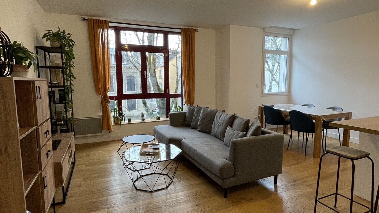 Photo of Others in Bollee