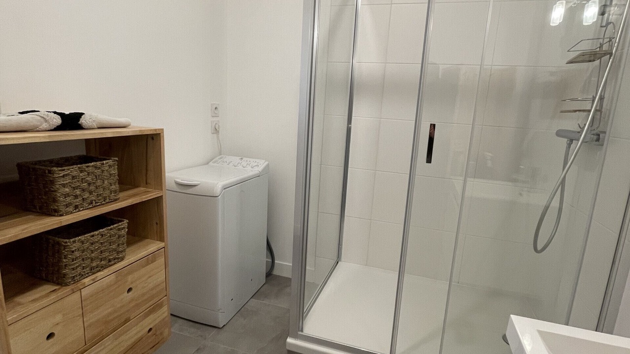 Photo of Others in Bollee