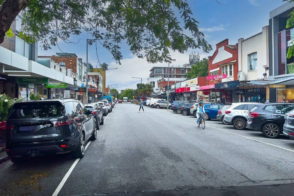 Photo of Others in Elwood