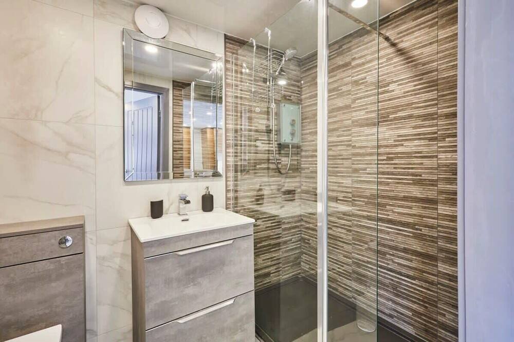 Photo of Others in Holmbridge