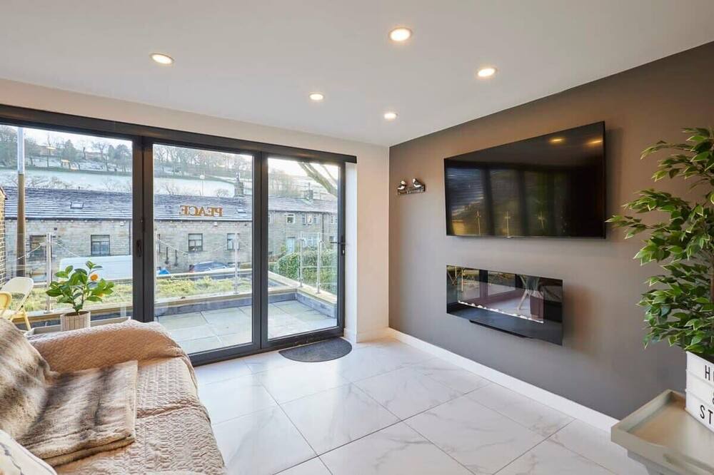 Photo of Others in Holmbridge