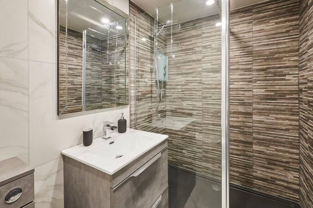 Photo of Others in Holmbridge