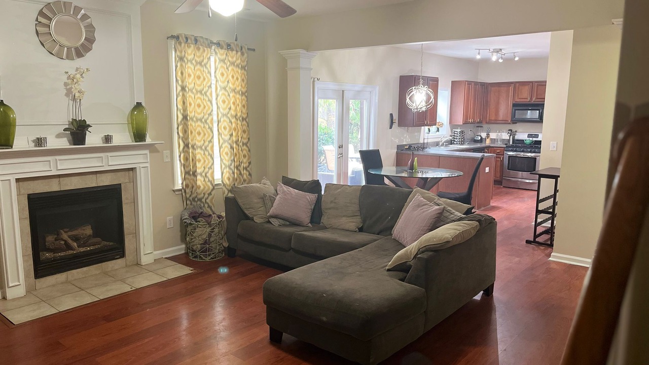 Photo of Livingroom in Canton