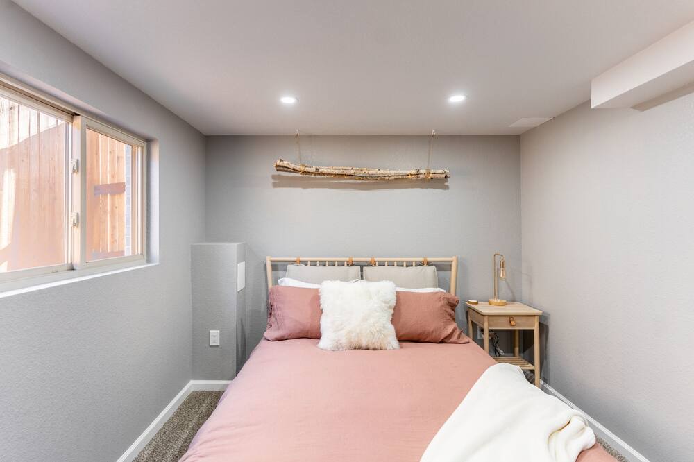 Photo of Bedroom in Scenic Heights