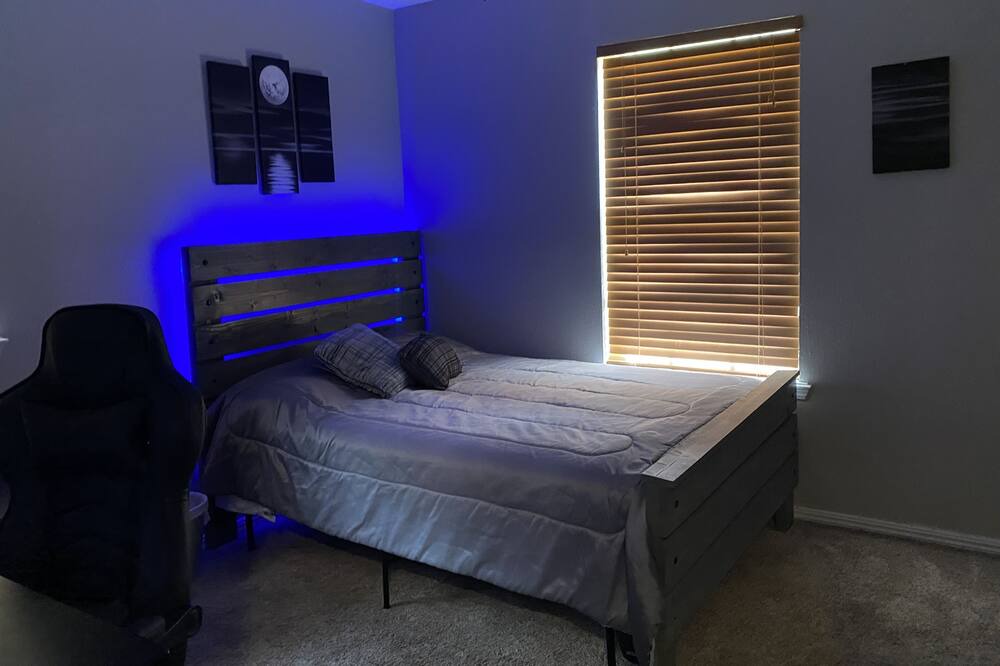 Photo of Bedroom in Moore