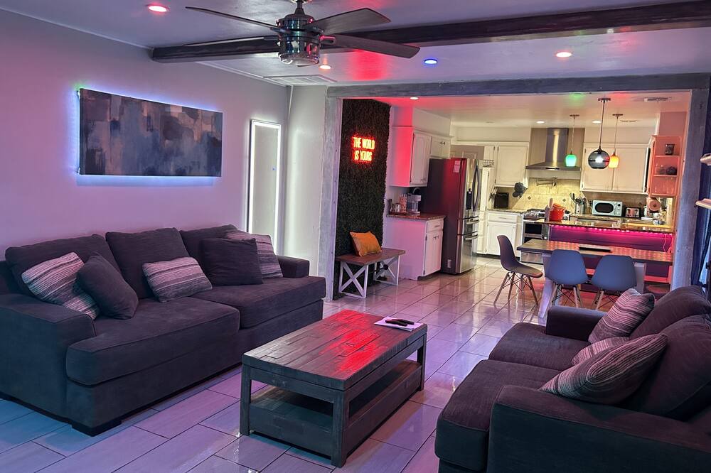 Photo of Livingroom in Moore