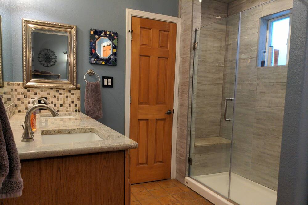 Photo of Bathroom in Alamedan Valley