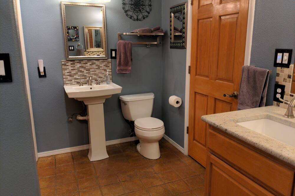 Photo of Bathroom in Alamedan Valley