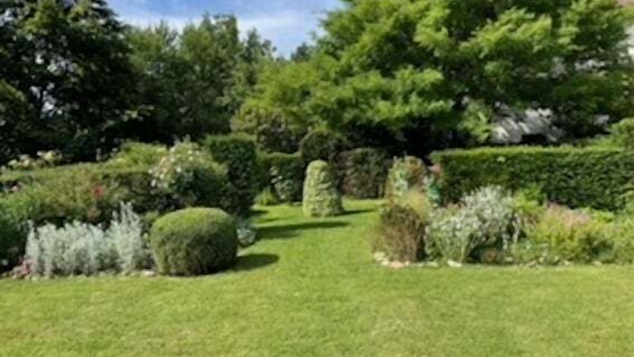 Photo of Outdoor in Saint-Leger-en-Yvelines