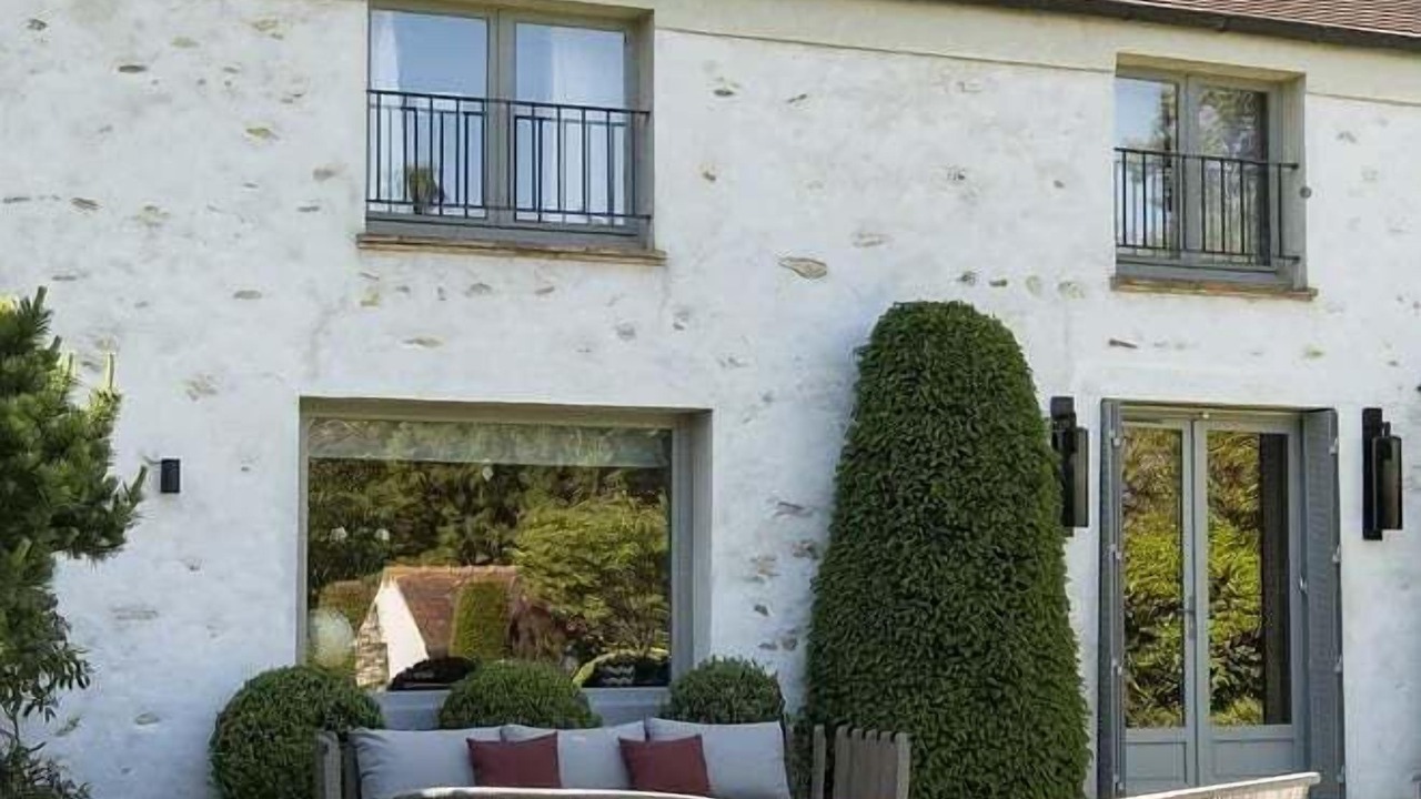 Photo of Outdoor in Saint-Leger-en-Yvelines