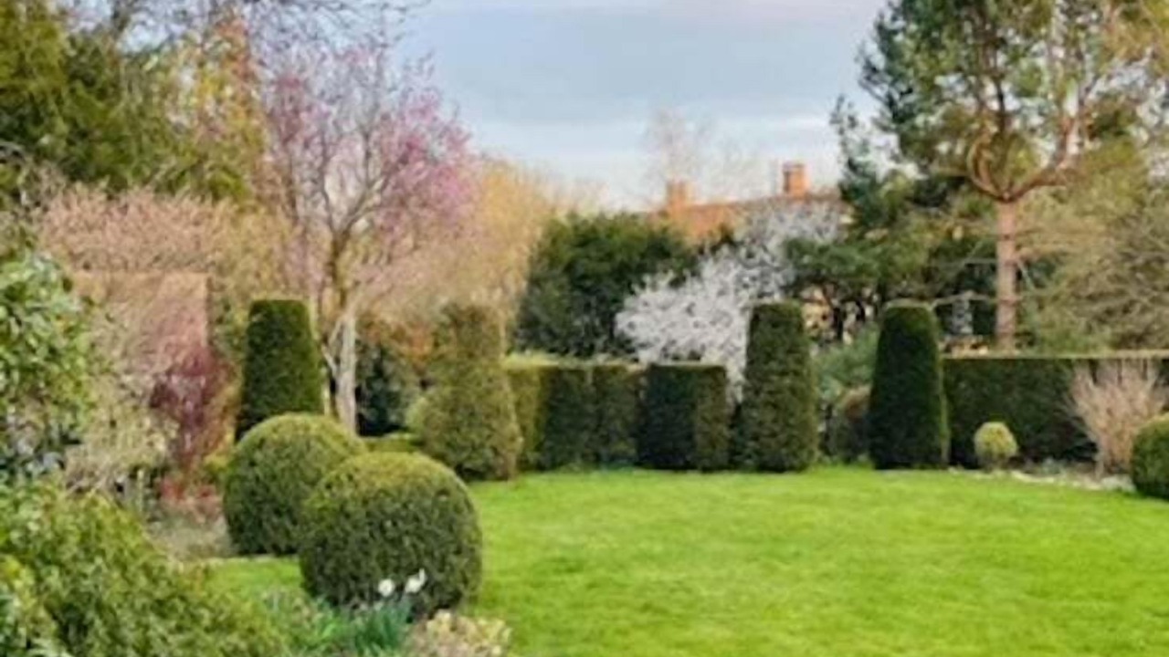 Photo of Outdoor in Saint-Leger-en-Yvelines