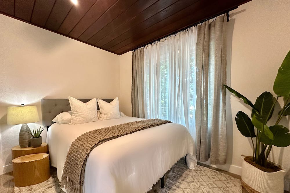 Photo of Bedroom in Merriewood