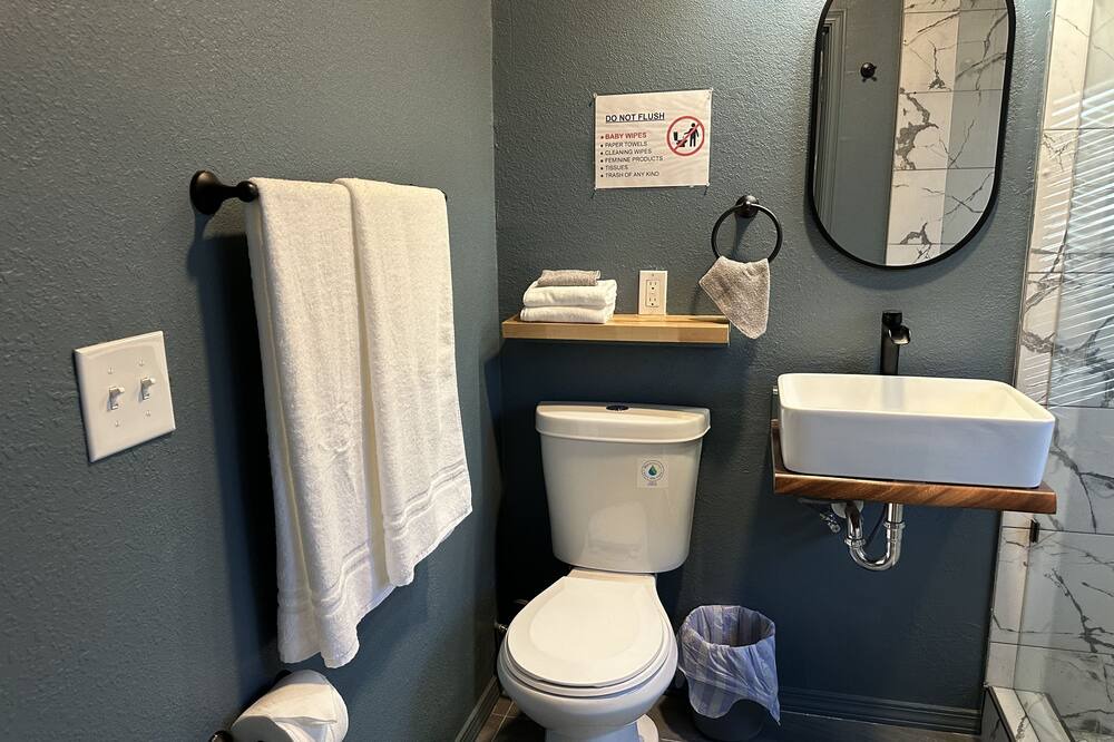 Photo of Bathroom in Central Oklahoma City