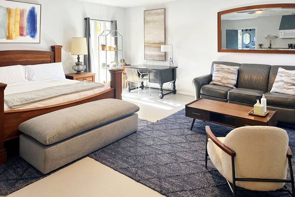 Photo of Livingroom in Central Oklahoma City