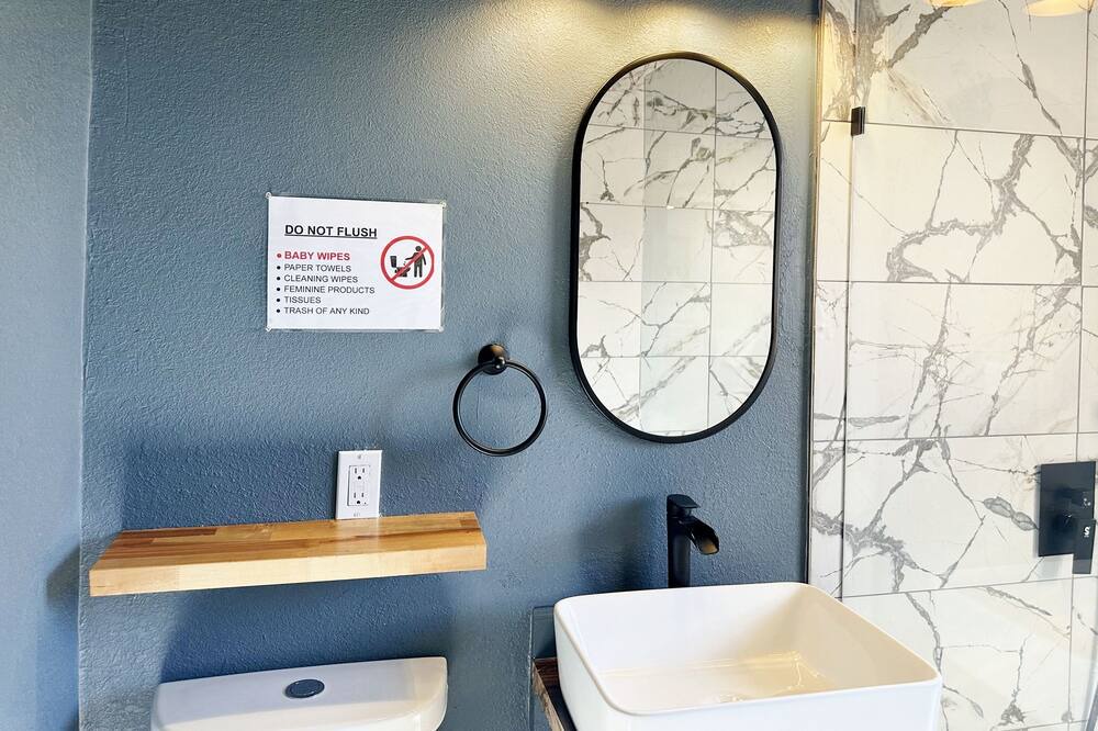 Photo of Bathroom in Central Oklahoma City