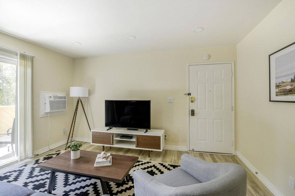 Photo of Livingroom in Fremont