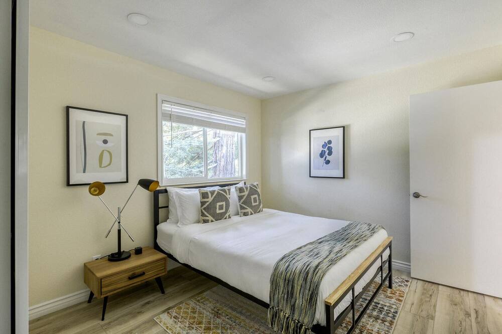 Photo of Bedroom in Fremont