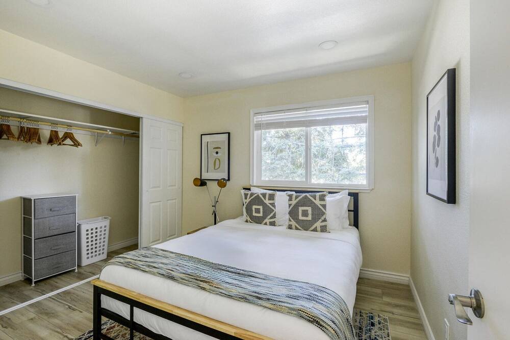 Photo of Bedroom in Fremont