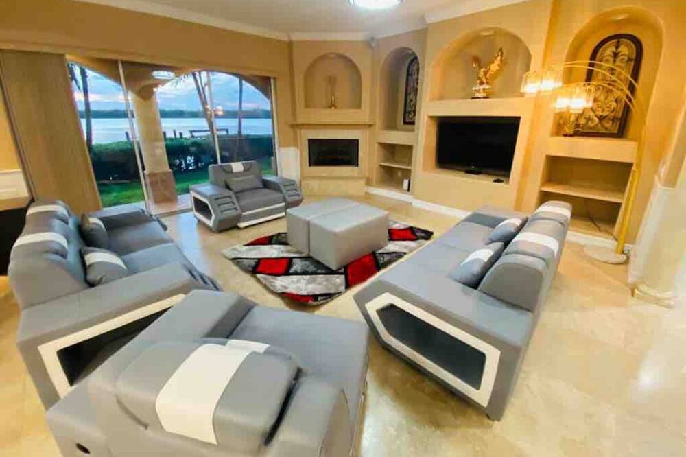 Photo of Livingroom in Cocoa Beach