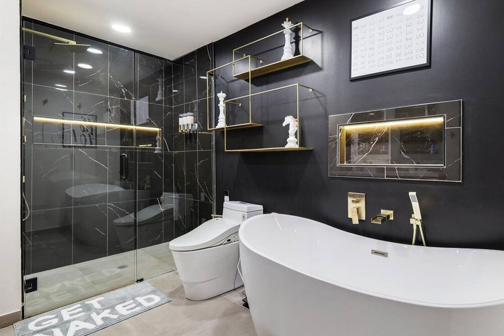 Photo of Bathroom in North Central Carrollton