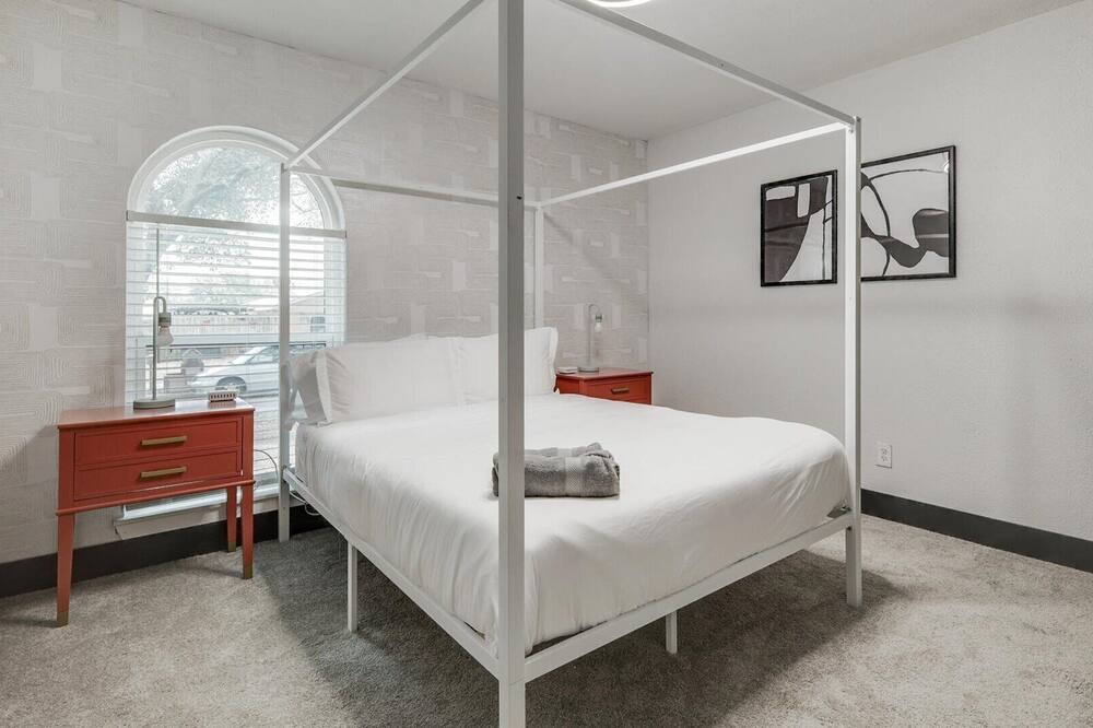 Photo of Bedroom in North Central Carrollton