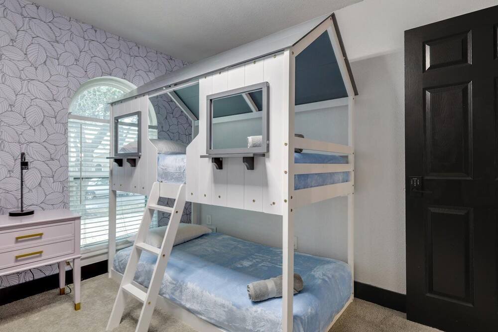Photo of Bedroom in North Central Carrollton