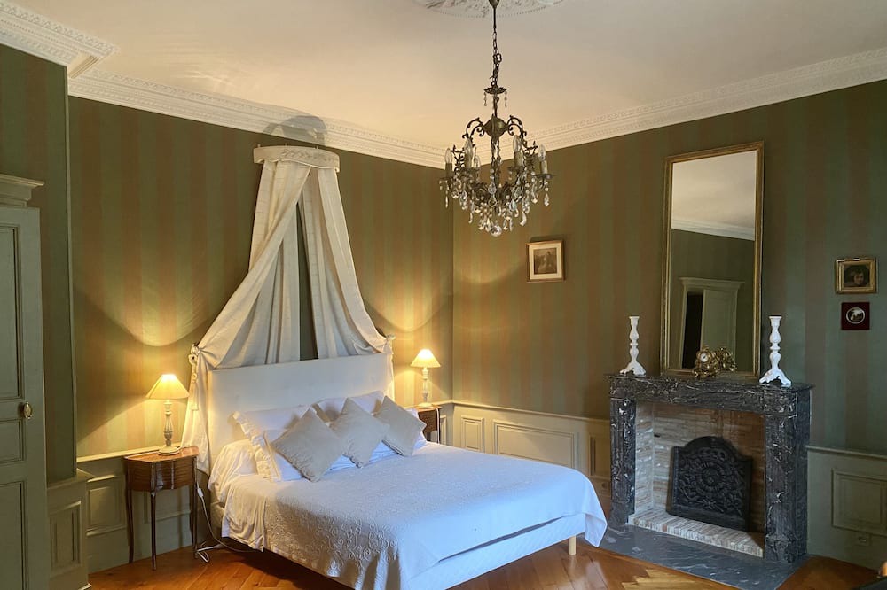 Photo of Bedroom in Appenai-sous-Belleme