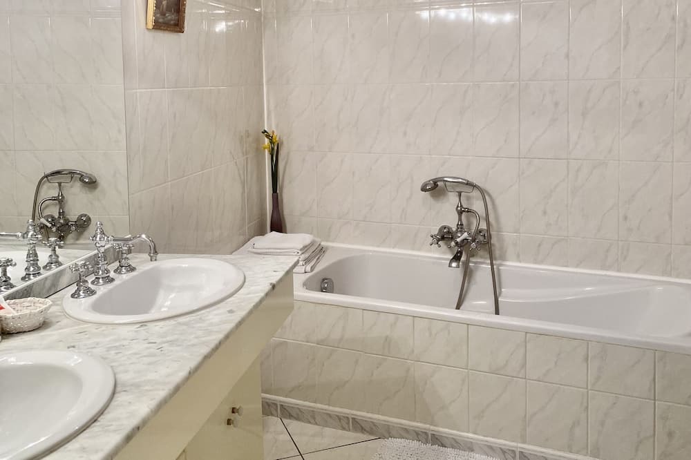 Photo of Bathroom in Appenai-sous-Belleme