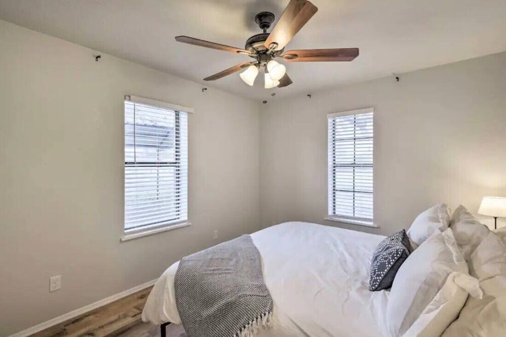 Photo of Bedroom in Lake Brownwood