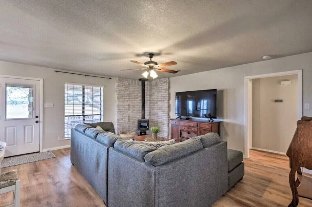 Photo of Livingroom in Lake Brownwood