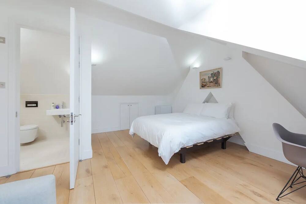 Photo of Bedroom in North Kensington