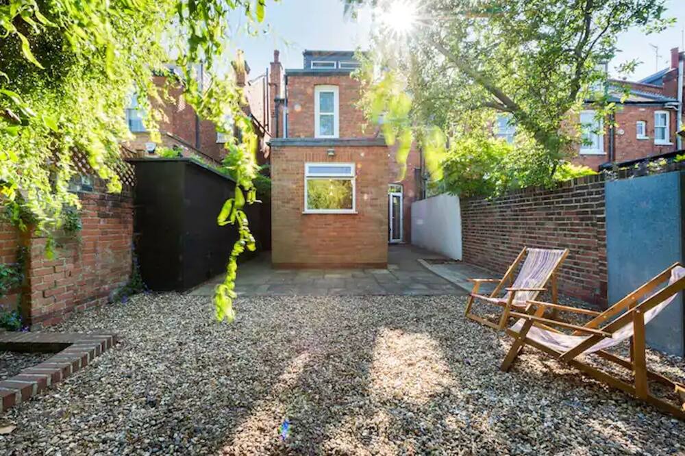 Photo of Outdoor in North Kensington