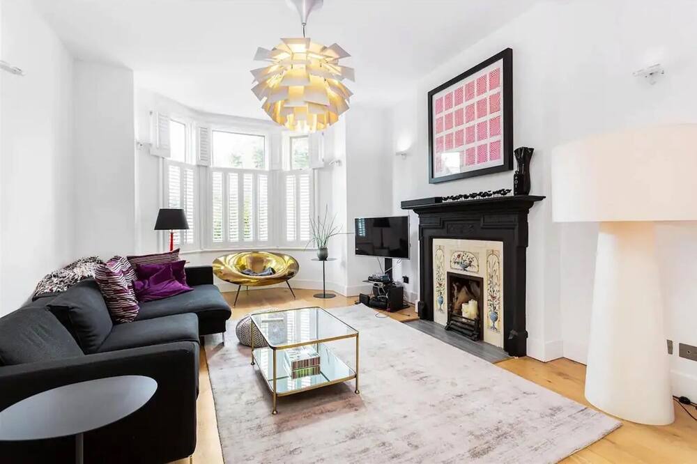 Photo of Livingroom in North Kensington