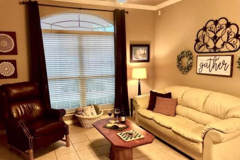 Photo of Livingroom in Southwood Valley