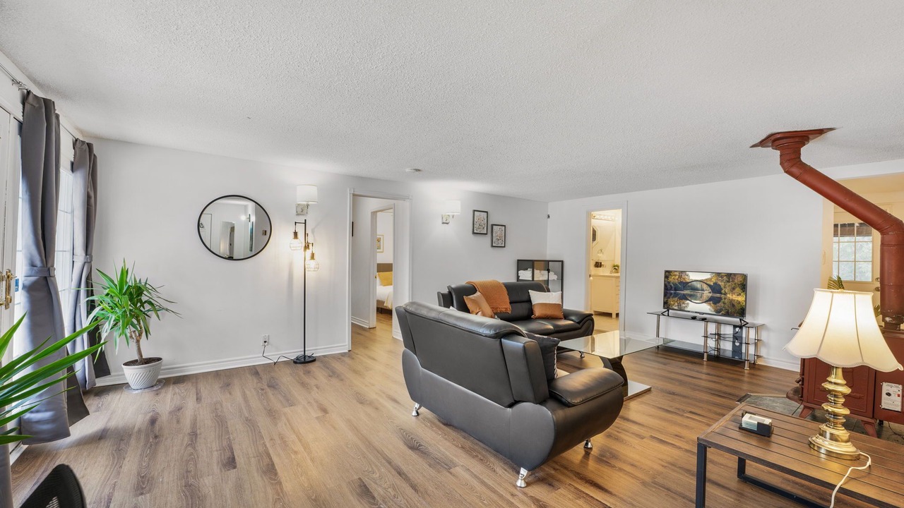 Photo of Livingroom in Caledon