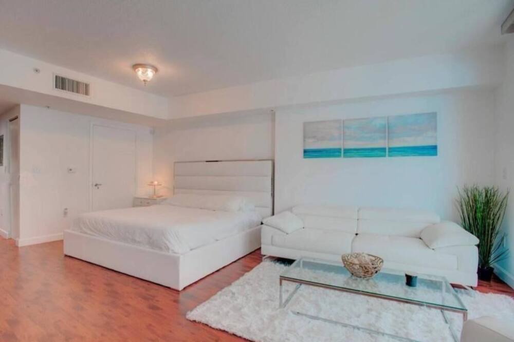 Photo of Bedroom in Surfside
